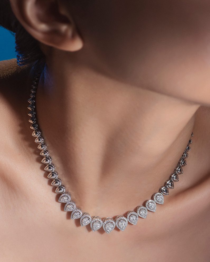 Inspirasi Padu Padan Kalung Berlian Solitaire untuk Berbagai Acara
